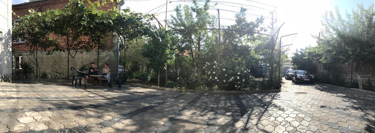 Гостевой дом Bajo Кутаиси Экстерьер фото